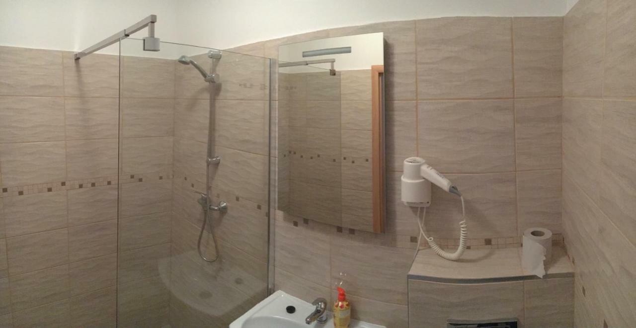 Mikulov Inn - Hotel Zeme Extérieur photo