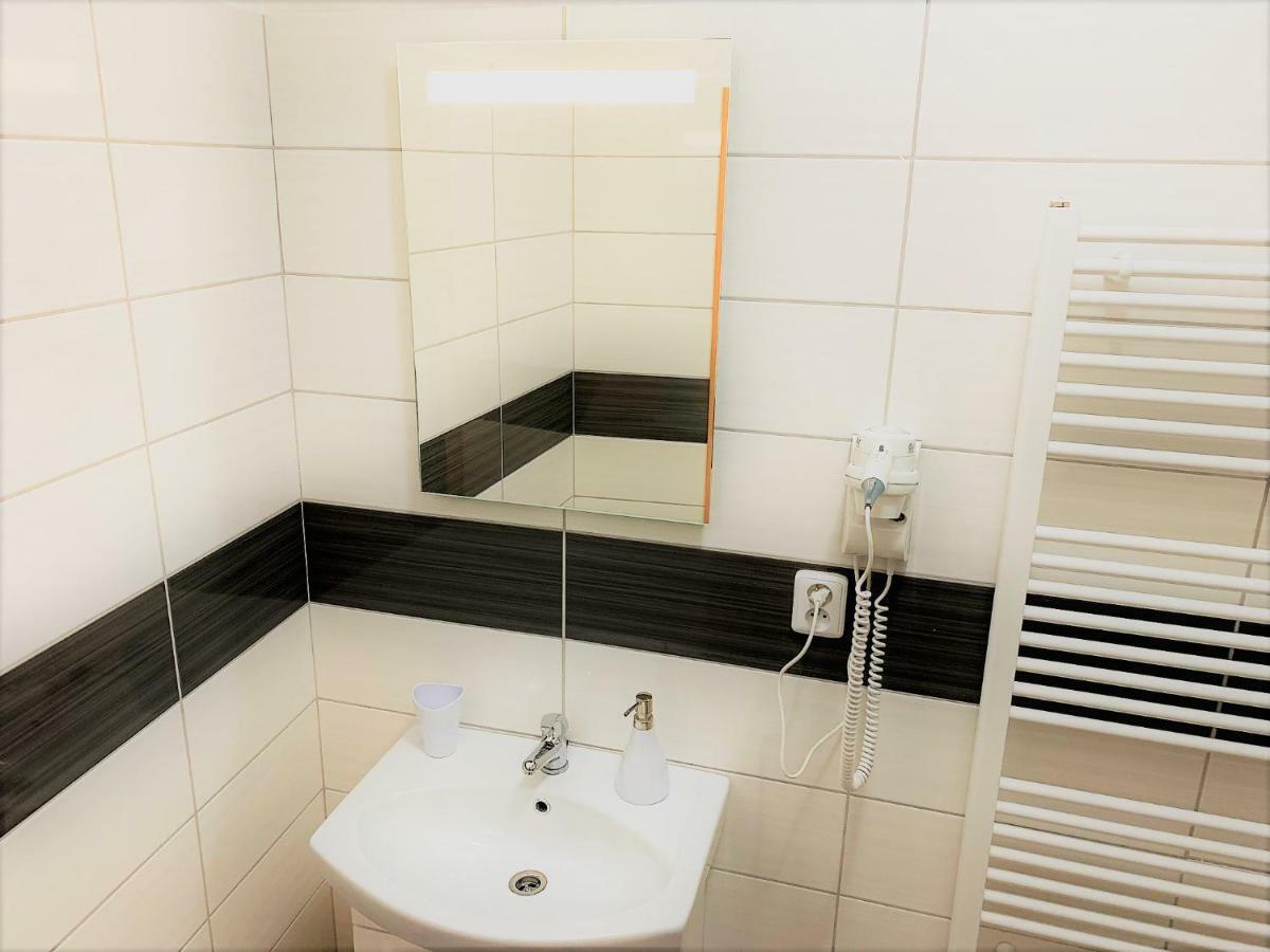 Mikulov Inn - Hotel Zeme Extérieur photo
